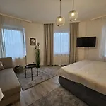 Moderne 2 70 Qm In Altstadtlage 科布倫茨