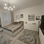 Moderne 2 70 Qm In Altstadtlage * 科布倫茨