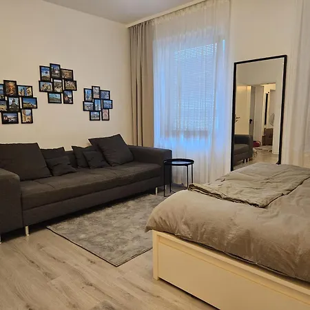 Moderne 2 70 Qm In Altstadtlage * Κόμπλεντς