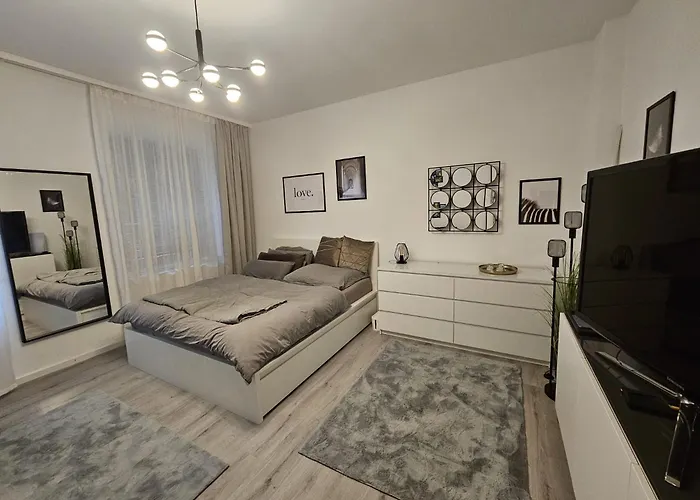 Moderne 2 70 Qm In Altstadtlage * Κόμπλεντς